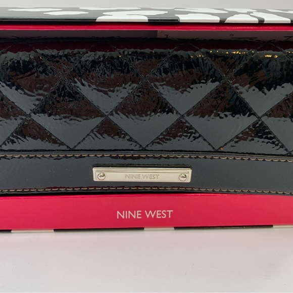 NWT Nine West Black Stanza Boxed Clutch - Picture 3 of 7